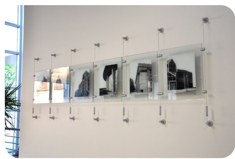 اللوحات الداخلية والخارجية